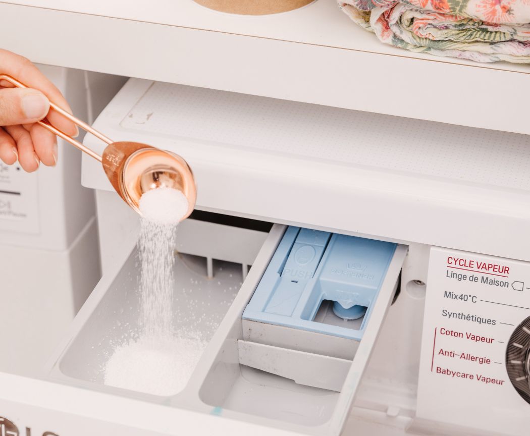 Où mettre la lessive dans une machine à laver ? Pimpant